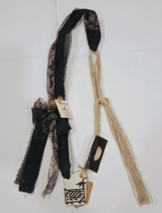 Collana "Bellissima", disegno caprette "Maria Lai"